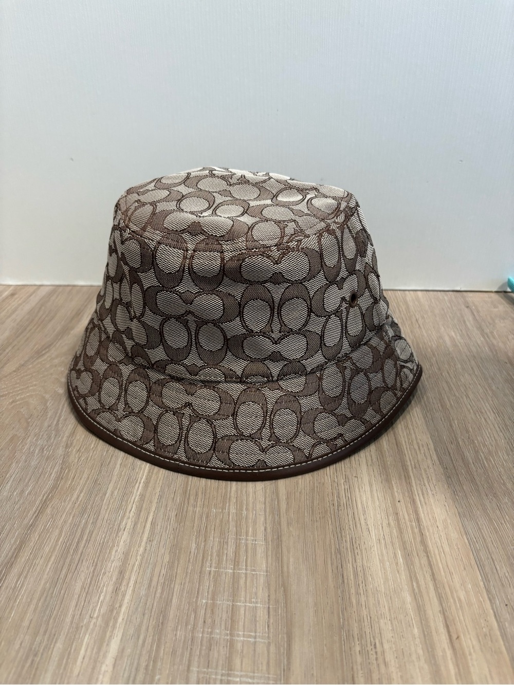 Coach Signature Jacquard Bucket Hat Designer Logo Sandstone Dark Oak